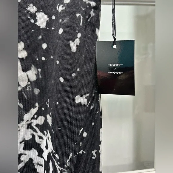 Code X Mode Elegant Black and White Sleeveless Dress - Size Medium - Picture 5 of 6